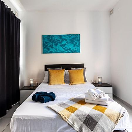 סיינט פול ביי Z4 - Seafront Apartment מראה חיצוני תמונה