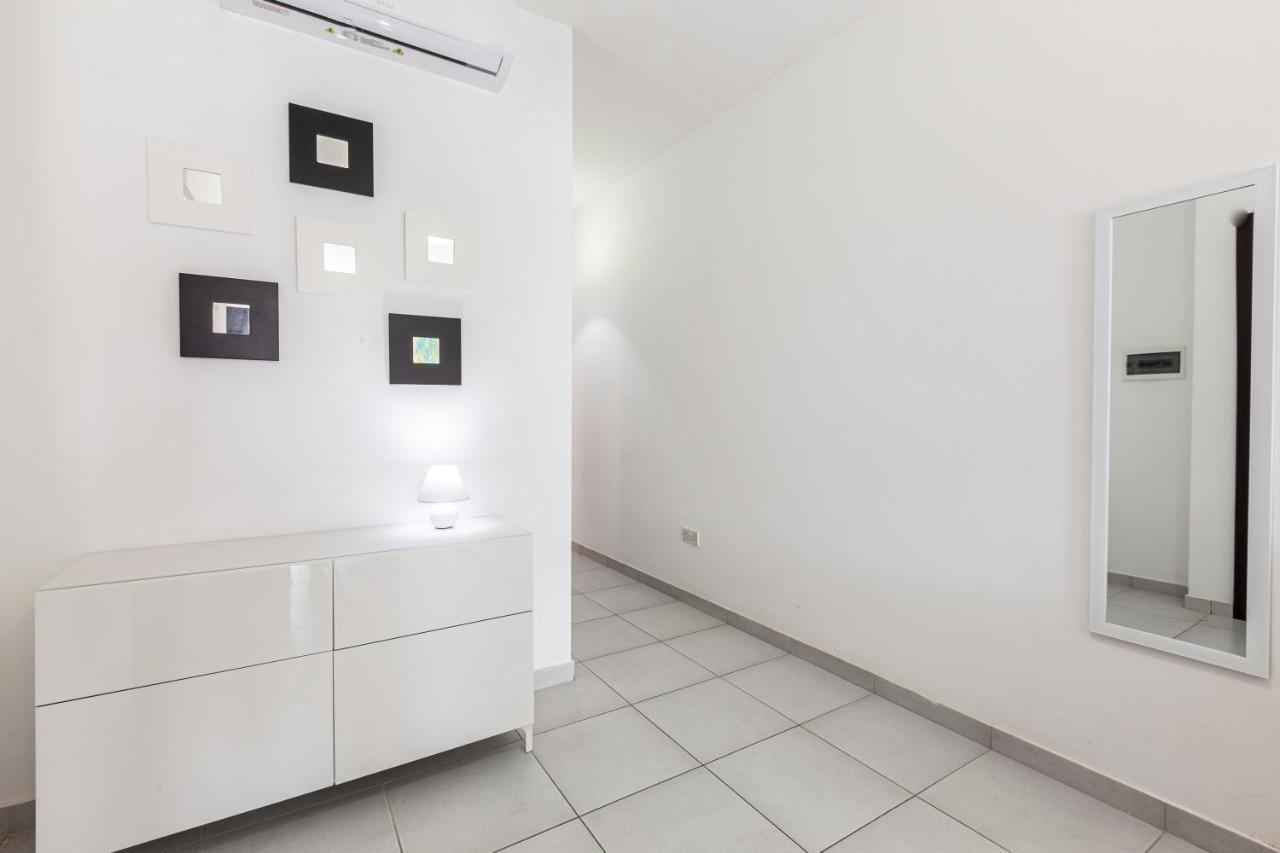סיינט פול ביי Z4 - Seafront Apartment מראה חיצוני תמונה